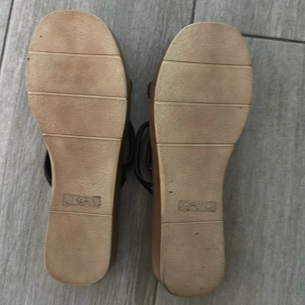 Bella Vita Women's Ona-Italy Sparkle Slide Flat Sandal - Picture 6 of 6